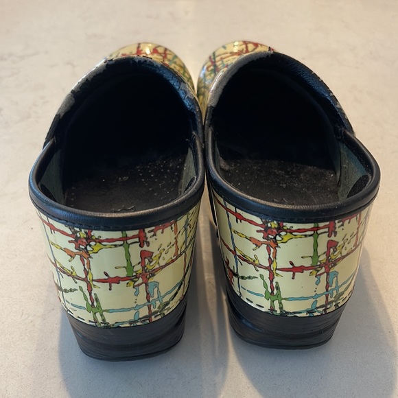 Nursing clogs - Picture 7 of 7